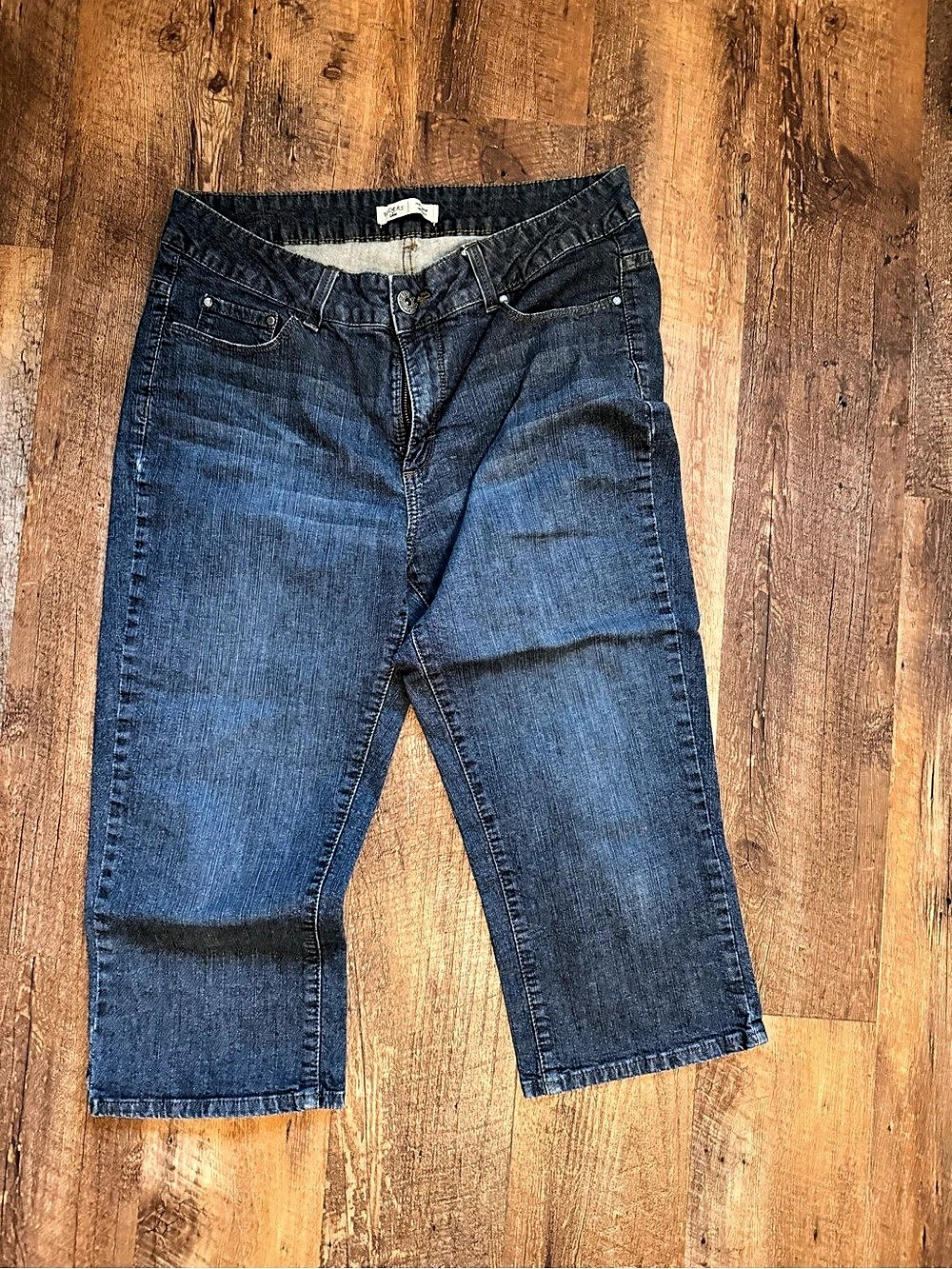 Lee Cropped Blue Jeans